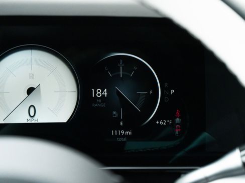 Used 2026 Rolls-Royce Cullinan image 10