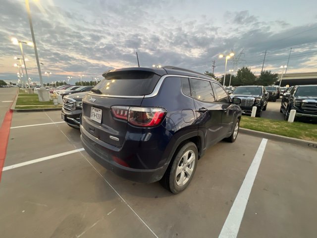 Used 2021 Jeep Compass Latitude FWD image 3