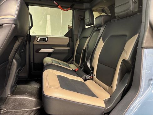 Used 2023 Ford Bronco Wildtrak image 28