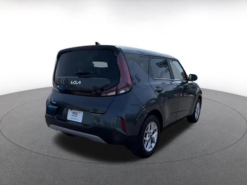 Used 2025 Kia Soul LX w/ LX Technology Package FWD image 14