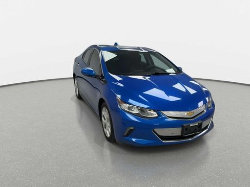 Used 2017 Chevrolet Volt Premier w/ Driver Confidence II Package FWD image 3