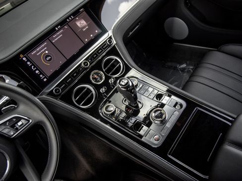 Used 2023 Bentley Continental GT Mulliner AWD/4WD image 31