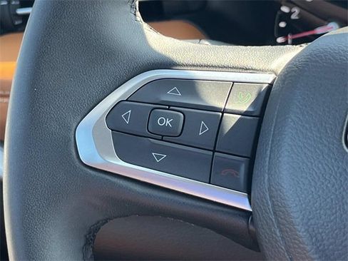 Certified 2024 Jeep Compass Limited image 31