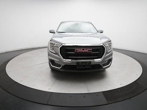 Certified 2024 GMC Terrain SLE image 11