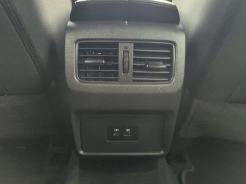 Used 2023 Nissan Rogue SV FWD image 18