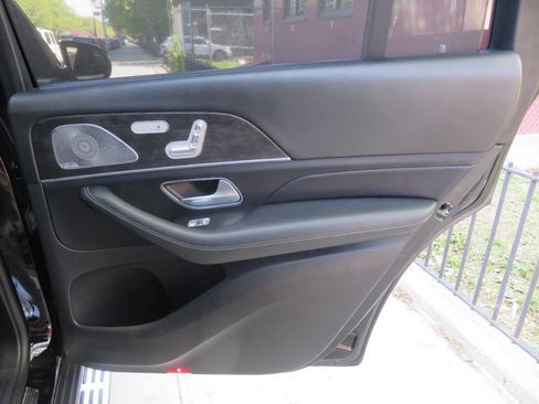 Used 2020 Mercedes-Benz GLS 450 4MATIC image 32