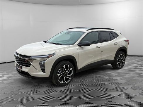 New 2026 Chevrolet Trax RS w/ Sunroof Package image 7