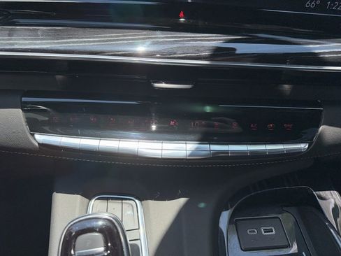 Used 2022 Cadillac Escalade ESV Sport w/ Touring Package RWD image 16