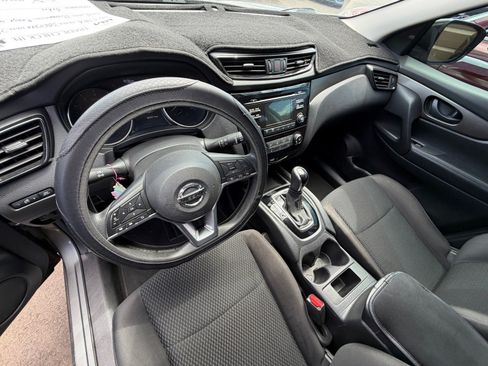 Used 2018 Nissan Rogue Sport S FWD image 7