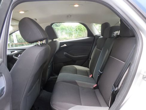 Used 2014 Ford Focus SE FWD image 11