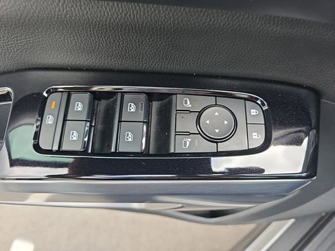 Used 2023 Nissan Pathfinder SL w/ SL Premium Package FWD image 34