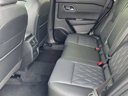 New 2026 Nissan Rogue Platinum AWD/4WD image 14