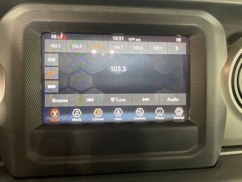 Used 2021 Jeep Wrangler Sport image 3