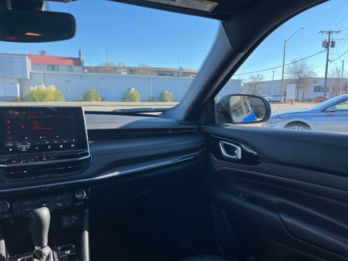 Used 2025 Jeep Compass Trailhawk image 34