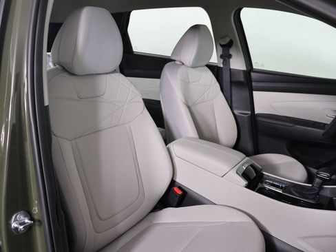 Certified 2025 Hyundai Tucson SE image 25