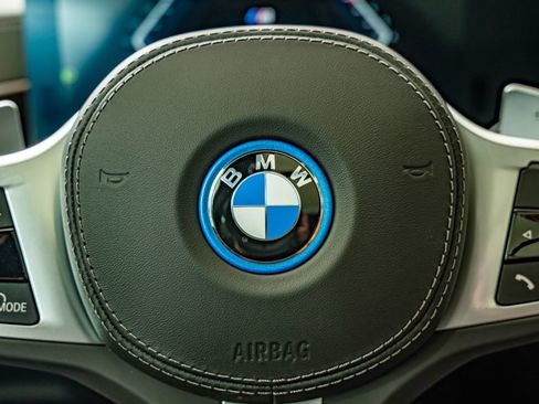 New 2026 BMW X5 xDrive50e w/ M Sport Package AWD/4WD image 21
