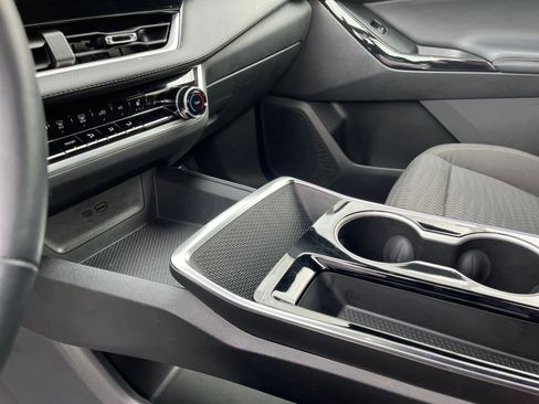 Used 2025 Chevrolet Equinox LT image 41