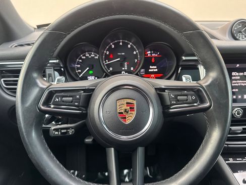 Used 2024 Porsche Macan image 24