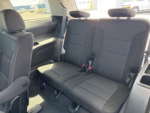 Used 2023 GMC Acadia SLE w/ Driver Convenience Package image 11