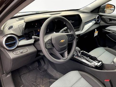 New 2026 Chevrolet Trax LT w/ LT Convenience Package image 8
