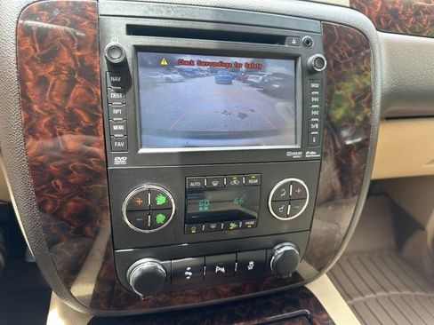 Used 2013 GMC Yukon Denali RWD image 10