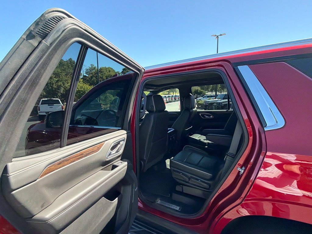 Used 2021 Chevrolet Tahoe Premier w/ Premium Package AWD/4WD image 17