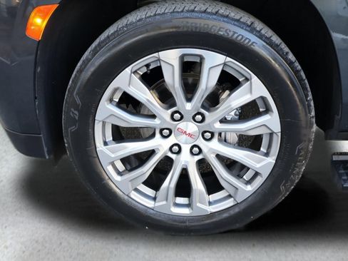 Used 2022 GMC Yukon Denali w/ Advanced Technology Package image 29