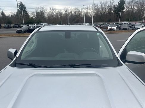 Used 2016 GMC Canyon SLE w/ SLE Convenience Package image 2