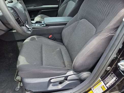 Used 2025 Toyota Camry LE FWD image 10