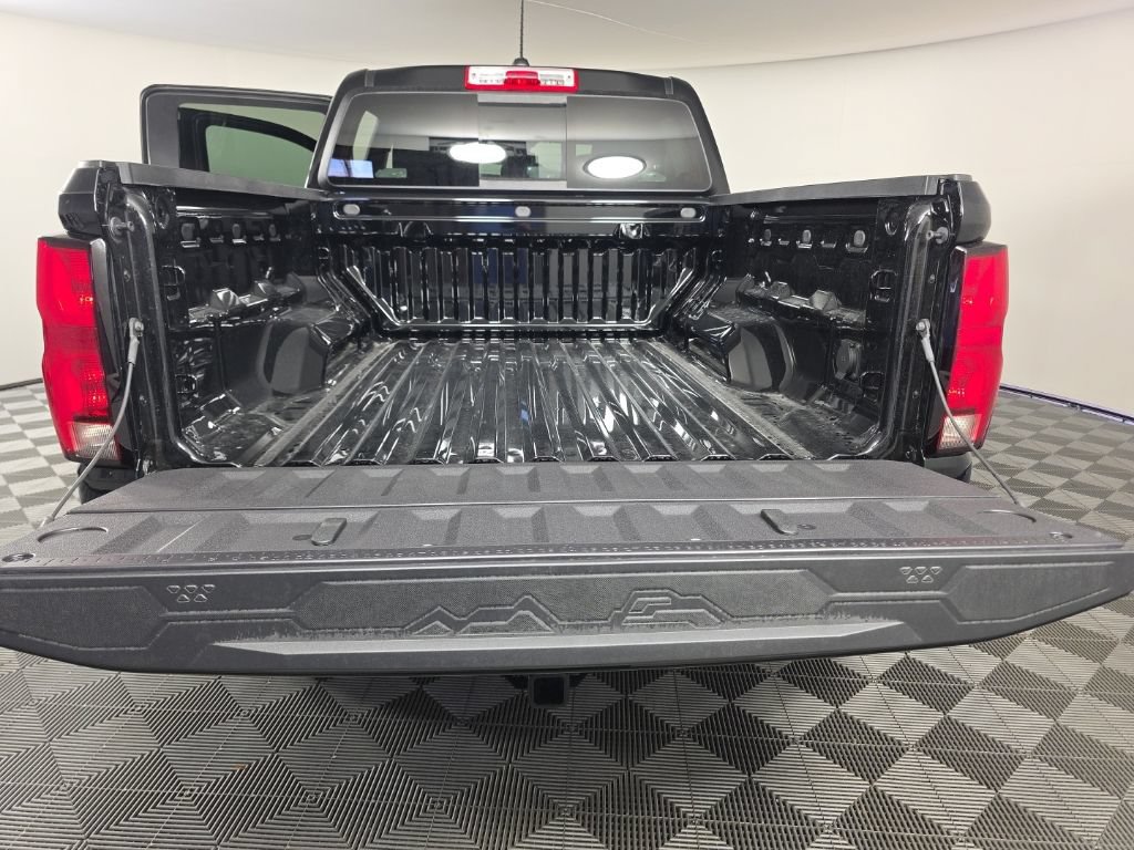 New 2026 Chevrolet Colorado LT w/ LT Convenience Package AWD/4WD image 28