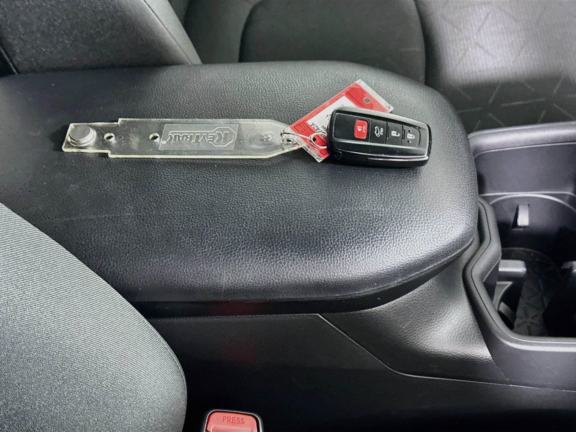 Used 2024 Toyota RAV4 XLE w/ Convenience Package FWD image 33
