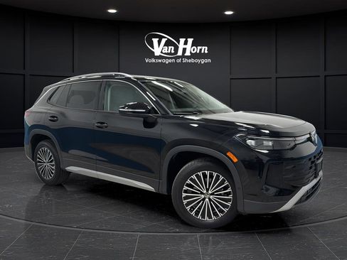 Used 2025 Volkswagen Tiguan S w/ 18" Wheel Package FWD image 1