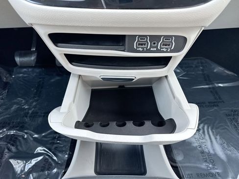 Used 2021 Chrysler Voyager Lxi image 37