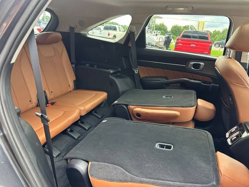 Used 2022 Kia Sorento SX Prestige w/ Rust Color Package AWD/4WD image 39
