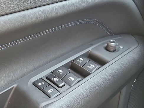 New 2026 Jeep Compass Latitude image 32