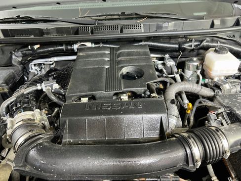 Used 2025 Nissan Frontier PRO-4X AWD/4WD image 27