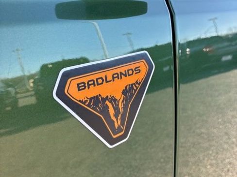 Used 2023 Ford Bronco Badlands image 9