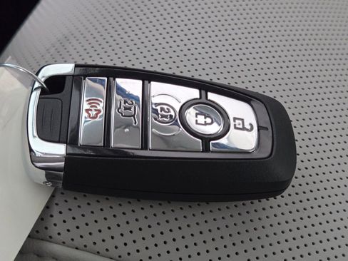 New 2026 Lincoln Navigator Premiere AWD/4WD image 29