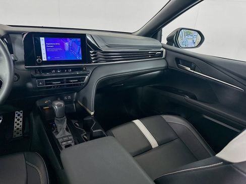 Certified 2025 Toyota Camry SE w/ Convenience Package image 23