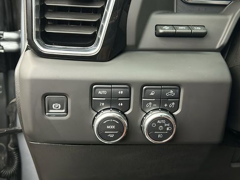 Used 2025 GMC Sierra 3500 Denali Ultimate image 23