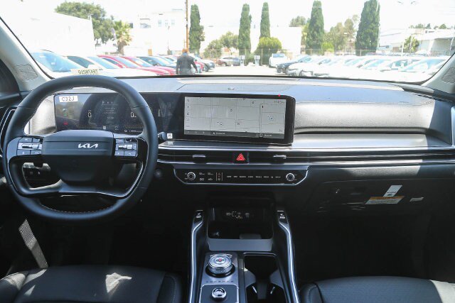 Used 2026 Kia Sorento EX w/ EX Premium Package FWD image 6