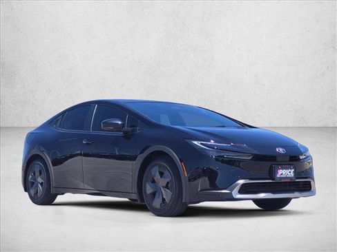 Used 2026 Toyota Prius Plug-In Hybrid FWD image 3