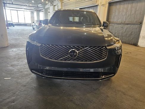 Certified 2025 Volvo XC90 B6 Ultra image 6