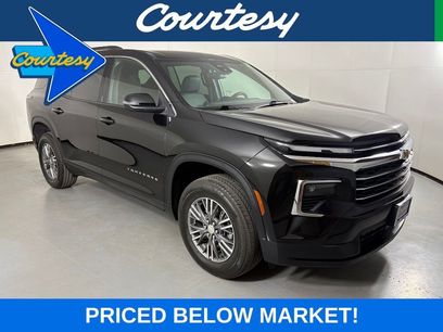Used 2025 Chevrolet Traverse LT