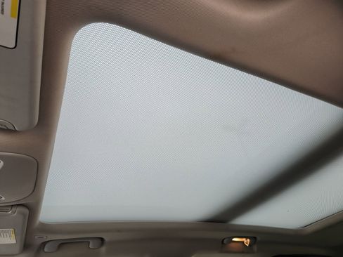 Used 2023 Jeep Renegade Latitude w/ Sun/Sound Group image 34