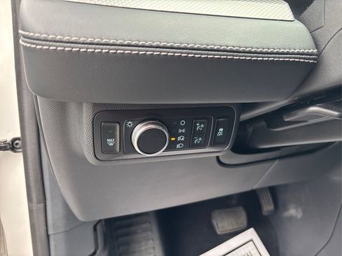 Used 2022 Ford Mustang Mach-E Select image 34