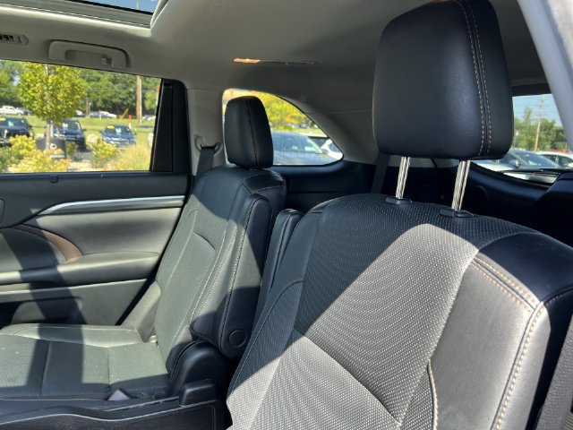 Used 2019 Toyota Highlander Limited Platinum AWD/4WD image 21
