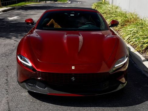 Used 2025 Ferrari Roma Spider image 8