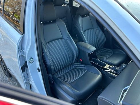 Used 2023 Toyota Corolla Cross XSE w/ Convenience Package image 14