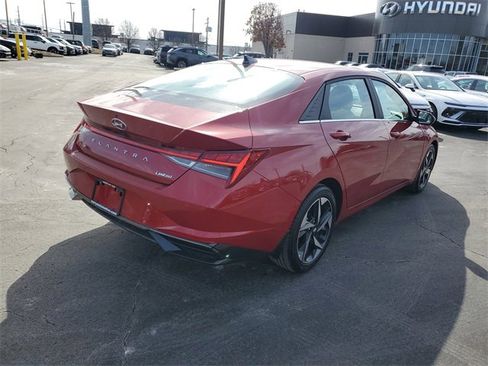 Used 2023 Hyundai Elantra Limited image 7